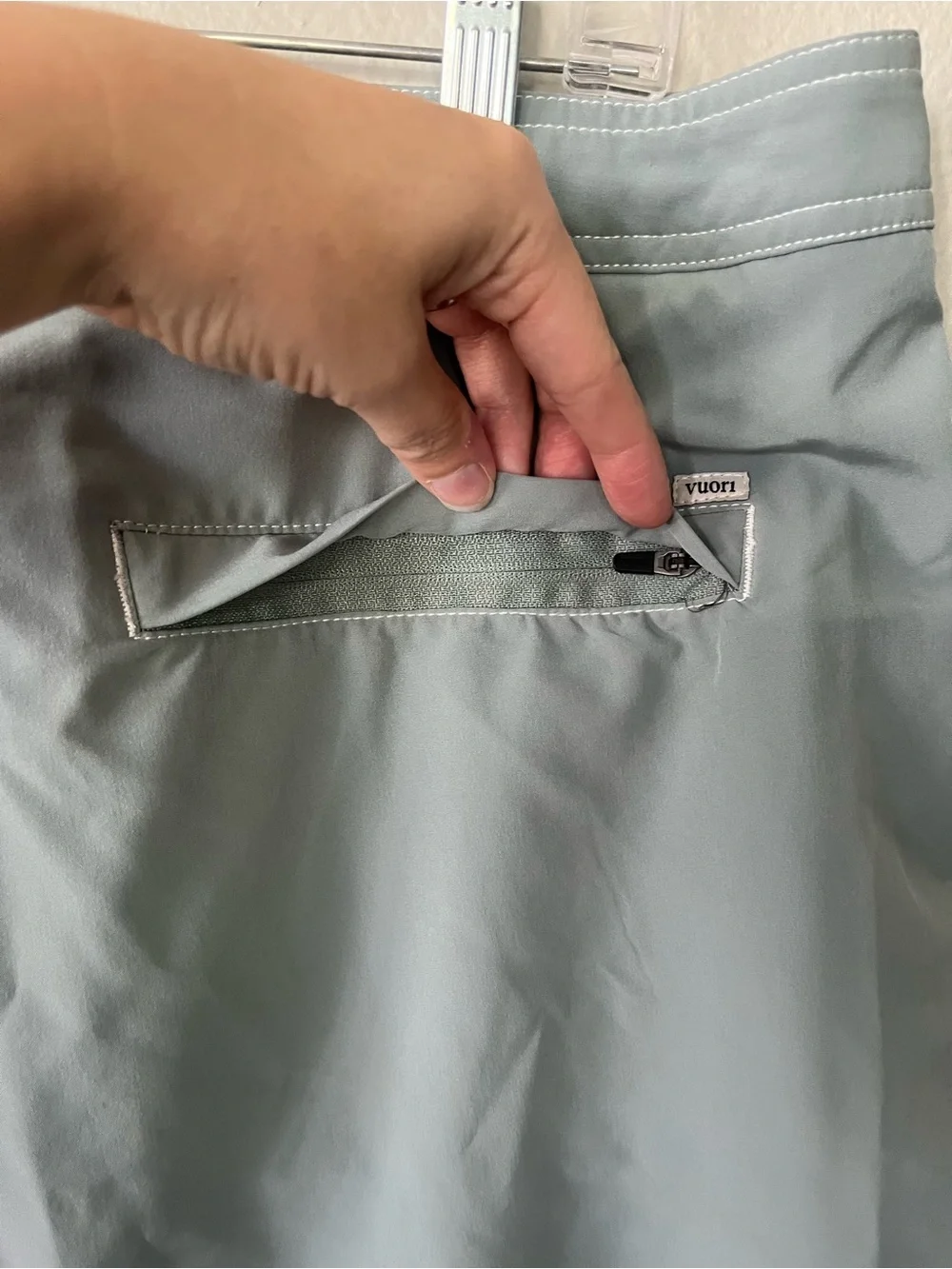 Vuori Puerto Swim Board Shorts in Green with White Side Stripes Men's Size 36